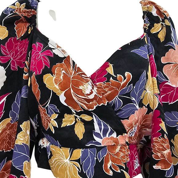 Band Of The Free Womans size M Camille Black Berry Floral Crossover Crop Top NEW - Picture 2 of 8